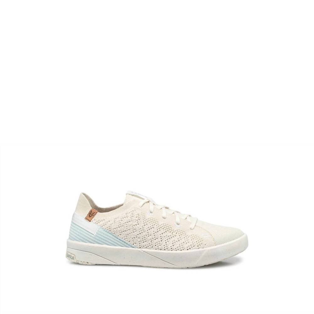NEW SAOLA women's cannon knit 3 sneakers in white/pale blue